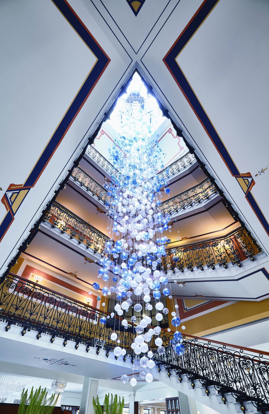 Grand Hotel Quellenhof Chandelier