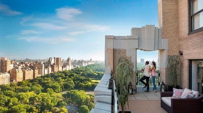New York Hotels Overlooking Central Park with a Map