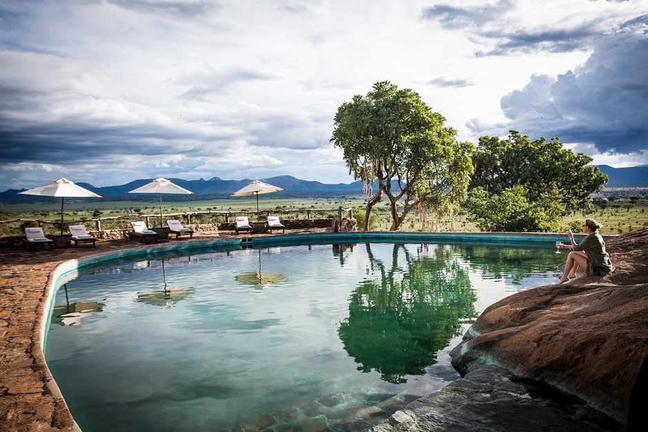 Apoka Safari Lodge Swimming Pool