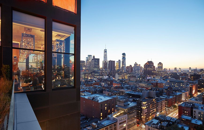 CitizenM New York Bowery - Hidden Art Exhibition & Incredible NYC Skyline Panorama From Your Bed